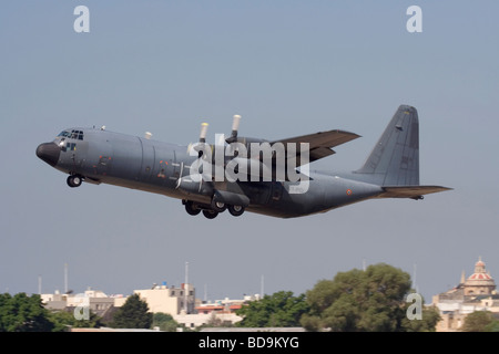 Die französische Air Force C-130H Hercules Military Transport Flugzeug vom Malta Stockfoto