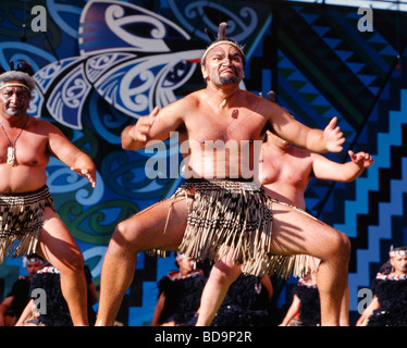 Rotorua Maori Arts Festival Maori Hakka Tanz Stockfoto