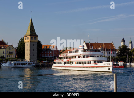 Passagierschiff ausgeschiedenen Lindau in Deutschland (Bayern) für Bregenz in Österreich am Bodensee Stockfoto