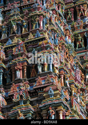 Nahaufnahme von einem Gopuram auf einen hindu-Tempel, Alagar Kovil, nördlich von Madurai, Tamil Nadu, Südindien Stockfoto