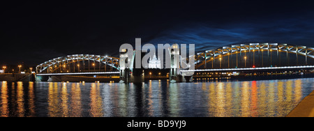 Bolscheochtinsky Brücke in St. Petersburg, Newa, Russland Stockfoto