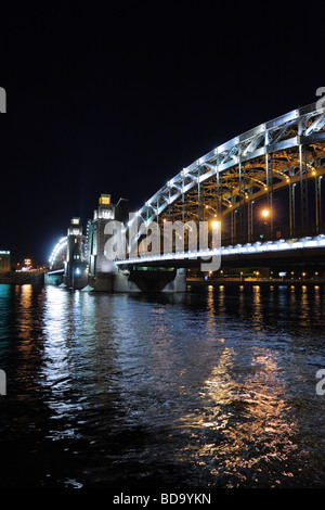 Bolscheochtinsky Brücke in St. Petersburg, Newa, Russland Stockfoto