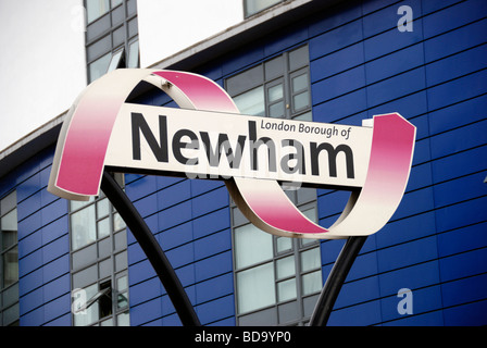 London Borough of Newham Zeichen in Stratford London Stockfoto