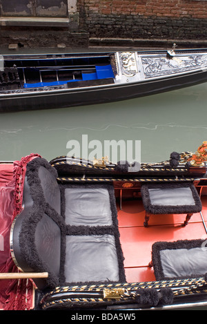 Nahaufnahme von einer Gondel sitzen Venedig Italien Stockfoto