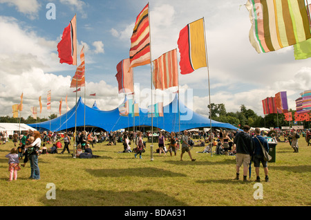 Die Hauptbühne Zelt beim Musikfestival WOMAD Charlton Park Wiltshire UK Stockfoto