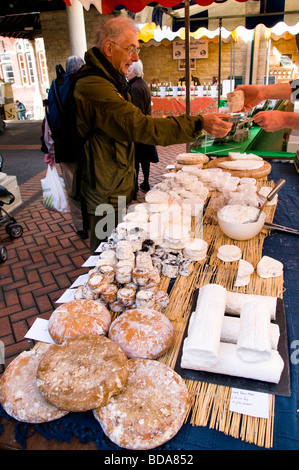 Bauernmarkt am Samstag, Stroud, Gloucestershire Stockfoto