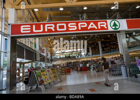 EUROSPAR "Euro-Spar" Supermarkt, Telfs, Tirol, Österreich Stockfoto