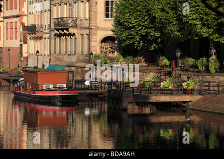 Am frühen Morgen auf der Fluss Ill in Straßburg-Bas-Rhin-Elsass-Frankreich Stockfoto