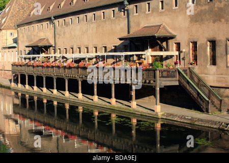 Am frühen Morgen auf der Fluss Ill in Straßburg-Bas-Rhin-Elsass-Frankreich Stockfoto