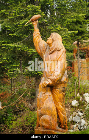 Holzskulptur auf Grouse Mountain in Vancouver in British Columbia Stockfoto