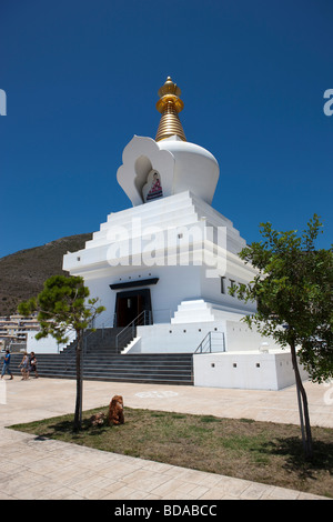 Atemberaubende und neue Aufklärung Stupa buddhistischen Tempel. Benalmadena. Costa del Sol Andalusien. Spanien. Europa Stockfoto