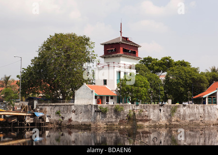 Indonesien-Java-Jakarta old Batavia Sunda Kelapa Minar Hafen Wachturm über Kali Besar Stockfoto