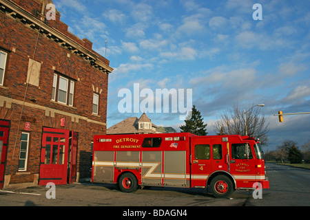 Taktische Mann macht Rescue Squad 4 Detroit Feuerwehr Detroit Michigan Stockfoto