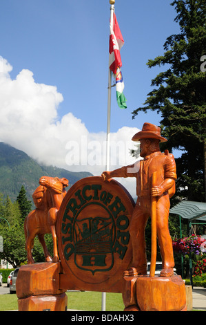 Kettensägen-Skulpturen an der Main Street in Hoffnung in British Columbia in Kanada Stockfoto
