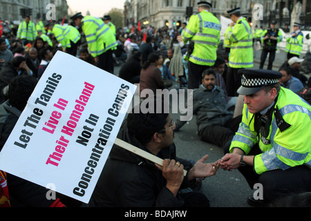 Pro Tamil Demonstranten in London. Stockfoto