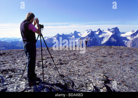 Fotografen, die eine Aufnahme in Purcell Mountains Alpenregion, Bugaboo Provincial Park, BC, Britisch-Kolumbien, Kanada Stockfoto