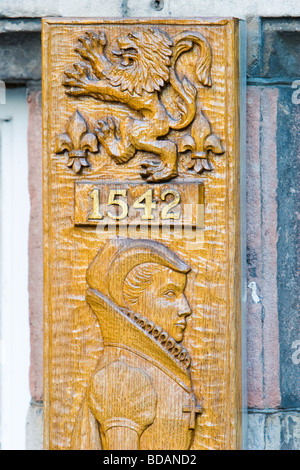 Holzschnitzerei von Marie (Mary), Queen of Scots auf John Knox Haus an der Tolbooth Edinburgh Stockfoto