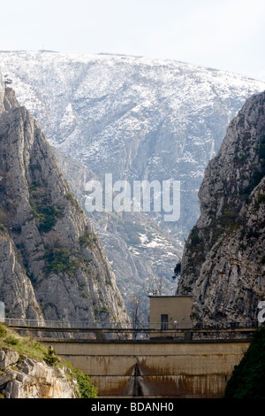 Matka Canyon in der Nähe von Skopje Mazedonien mit einer Flut Stockfoto