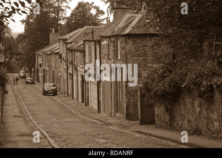 Ruhigen Straße in einem ruhigen Vorort von Edinburgh, Schottland Stockfoto