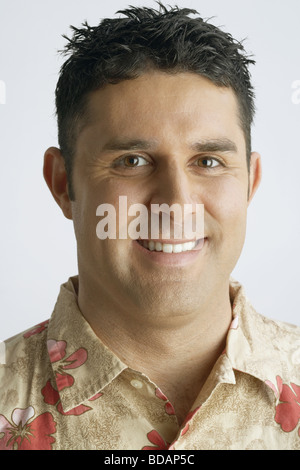 Porträt eines Mitte erwachsenen Mannes lächelnd Stockfoto