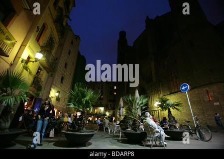 Terrasse am Hauptplatz von Santa Maria del Mar befindet sich in der Stadt Barcelona in Spanien Stockfoto