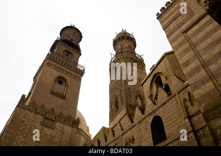 Ein altes Moschee-Denkmal auf dem Khan-el-Khalili-Markt, Kairo, Ägypten. Historische Wahrzeichen und Denkmäler aus Ägypten. Stockfoto