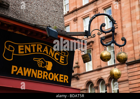 Pfandleiher unterzeichnen und beachten Sie außen Shop, Glasgow, Schottland, Großbritannien Stockfoto