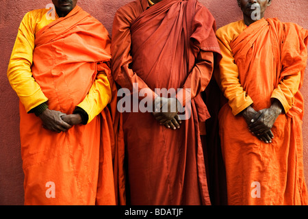 Nahaufnahme von drei Mönche, Bodhgaya, Gaya, Bihar, Indien Stockfoto