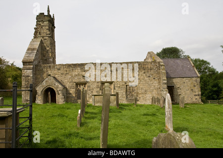 Ruinen der St.-Martins Kirche am Wharram Percy, das mittelalterliche Dorf in North Yorkshire, Großbritannien Stockfoto