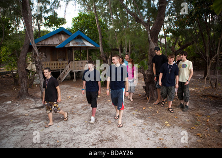 Indonesien Sulawesi Hoga Insel Betrieb Wallacea 6th Form College-Studenten Unterkunft Hütte vorbeigehen Stockfoto