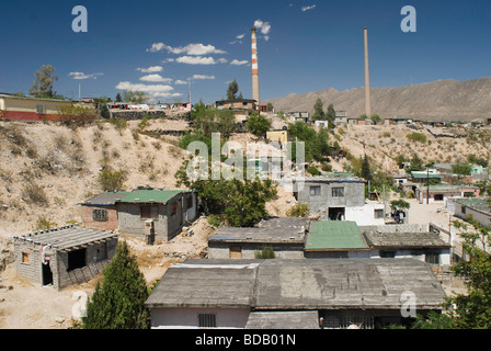Blick auf eine Unterschicht Nachbarschaft in der mexikanischen Grenze Stadt Ciudad Juarez, Mexiko. Stockfoto