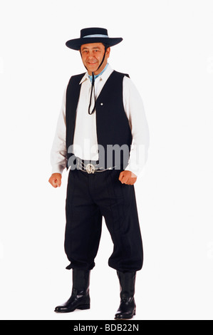 Porträt von einem reifen Mann in traditioneller Kleidung und lächelnd Stockfoto