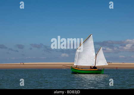 Möwe-Boot in der Nähe von Cordouan Stockfoto