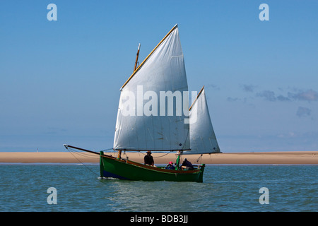 Möwe-Boot in der Nähe von Cordouan Stockfoto