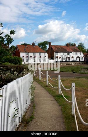 Langstone Chichester Harbour Hafen Royal Oak Gastwirtschaft Hampshire UK Mühle Kai Vorland Stockfoto