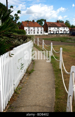 Langstone Chichester Harbour Hafen Royal Oak Gastwirtschaft Hampshire UK Vorland Kaimauer Stockfoto