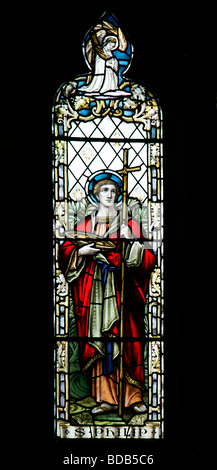 Buntglasfenster von William Morris & Co. Mit Darstellung des heiligen Philip, des Apostels Earls Barton Church Northamptonshire Stockfoto