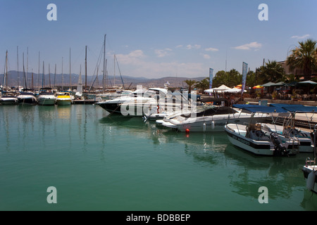 Sortiment von Booten in der Marina in Latchi Zypern Stockfoto