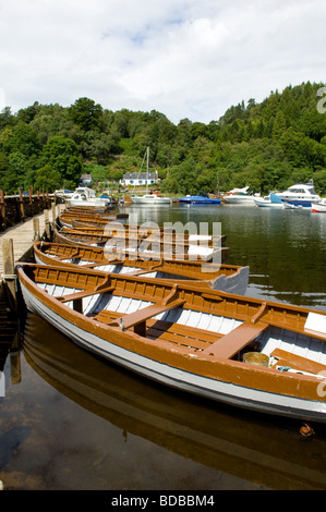 Ruderboote zu mieten in Balmaha Marina, Loch Lomond, Schottland Stockfoto