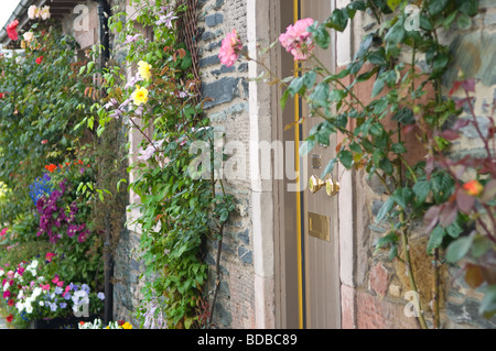 Stein-Hütten gebaut, Haus Mühle und Schiefer Arbeiter in der schottischen Dorf Luss. Stockfoto