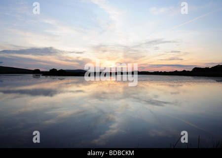 Sonnenuntergang über breite Pool Cefn Bryn Gower Halbinsel Glamorgan Wales Cymru UK GB Stockfoto