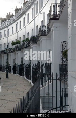 Pelham Crescent London SW7. Georgianischer Halbmond von Häusern in South Kensington um 1825 Royal Borough of Kensington und Chelsea England UK 2009 2000er Jahre Stockfoto