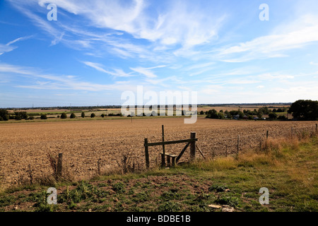 Blick von Bilsington Kirche über Romney Marsh in Richtung Dungeness Kent UK Stockfoto