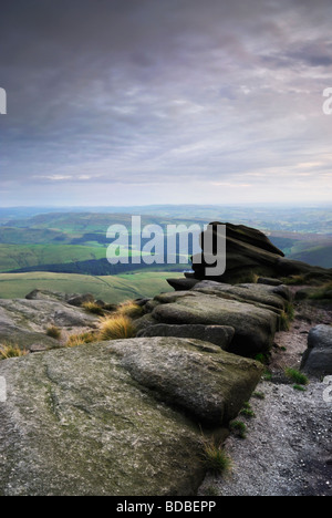 Blick von der Pennine Way von Sandy Heys bis Kinder Stausee in der Nähe von Hayfield High Peak Derbyshire England UK Stockfoto