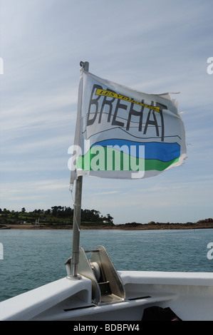 Ile de Brehat Flagge auf einem Boot, Bretagne, Frankreich Stockfoto