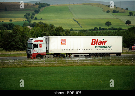 DAF XF95 super Space Cab LKW mit Kühlanhänger Blair International Stockfoto