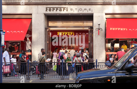 Der Ferrari-Store in London, UK Stockfoto