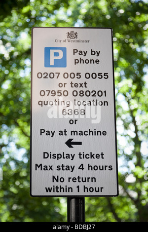 Ein Parkplatz Schild im Zentrum von London, UK Stockfoto