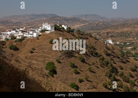 Blick auf das weiße Dorf Alora. Malaga. Costa del Sol Andalusien. Spanien. Europa Stockfoto