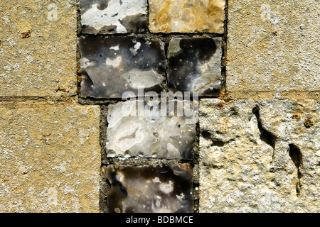 Dekorative Feuerstein Flush-Arbeit, Str. Marys Kirche, Stratford St Mary, Suffolk Stockfoto